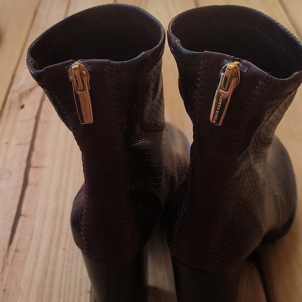 Vince Camuto Erettie - Picture 2 of 8